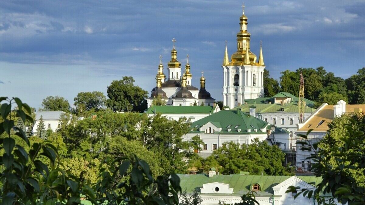     Украинские власти предлагают на месте легендарного монастыря создать либо реабилитационный центр для военных ВСУ, либо цент народно-художественных промыслов.