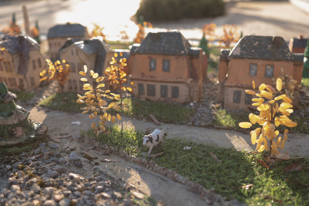 Здесь все из янтаря, даже деревья