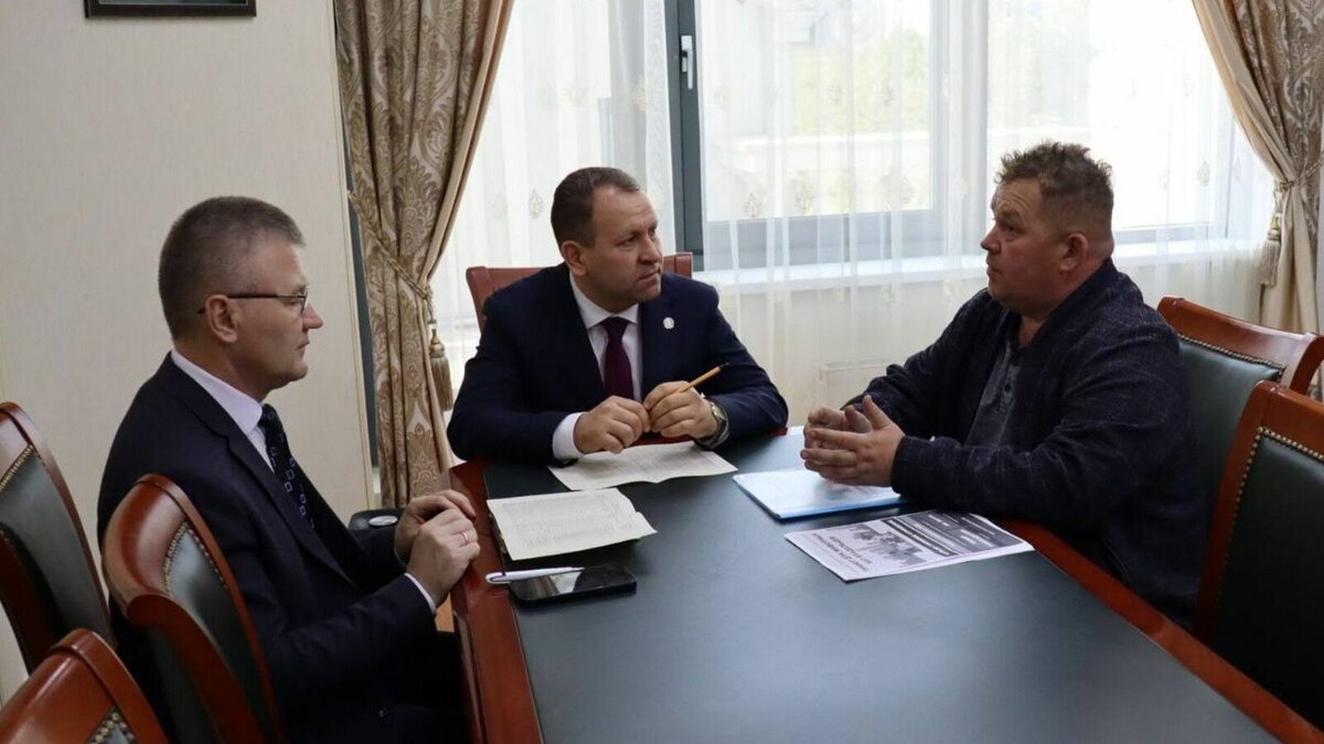     Глава управления ветеринарии Татарстана Алмаз Хисамутдинов провел встречу с предпринимателем Сергеем Мадьянкиным. Он занимается отловом бездомных животных в 25 муниципалитетах. Об этом сообщила пресс-служба ведомства.