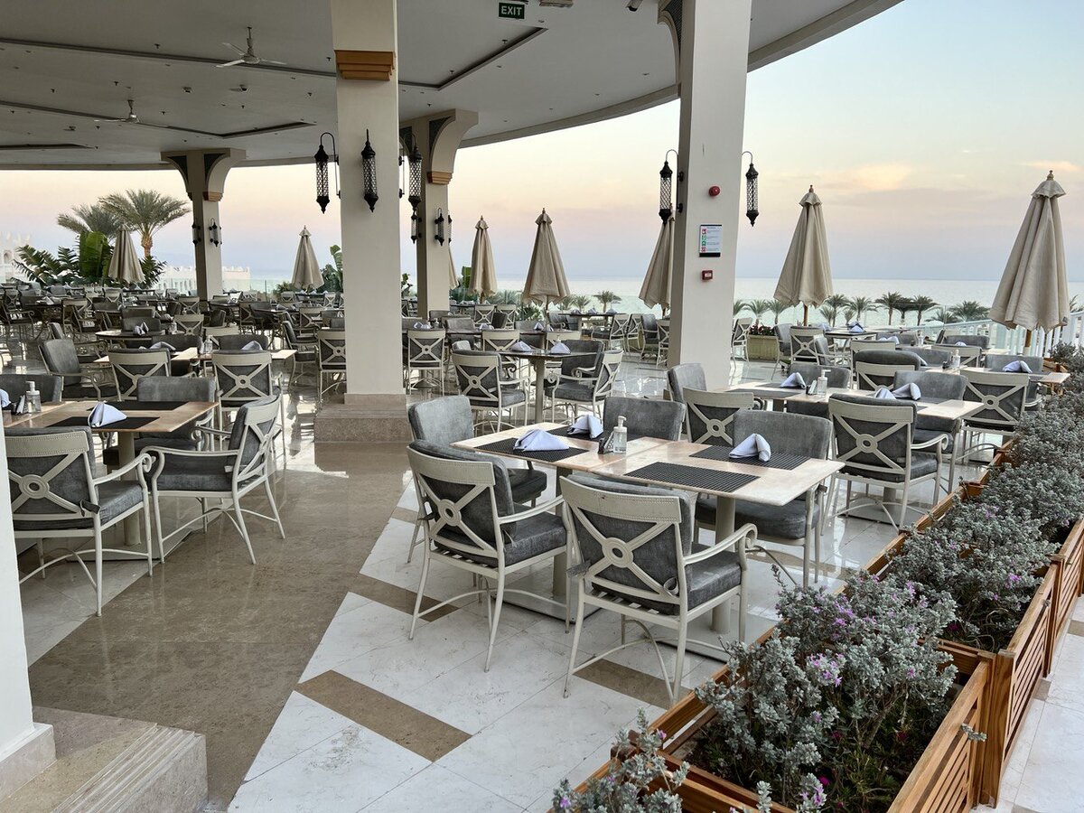 Ресторан с верандой