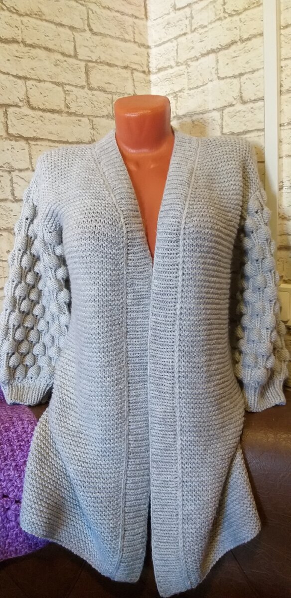 Самая популярная модель кардигана.