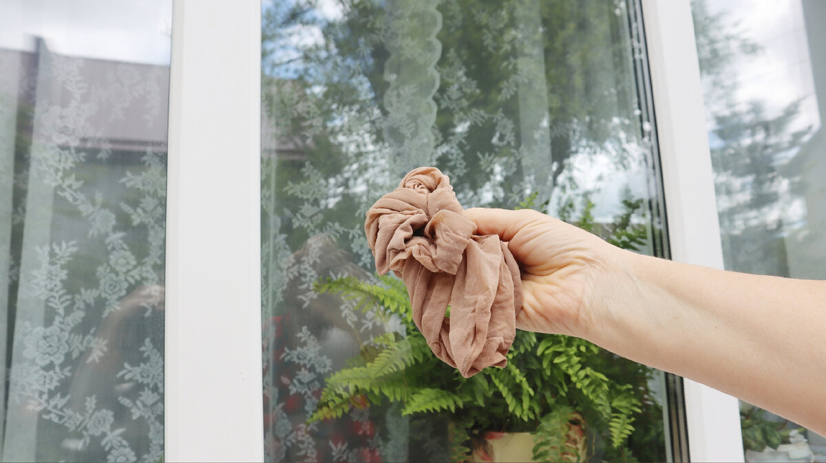 Зачем я надеваю чулок на тюль и для чего натираю джинсы свечой. 5 ...