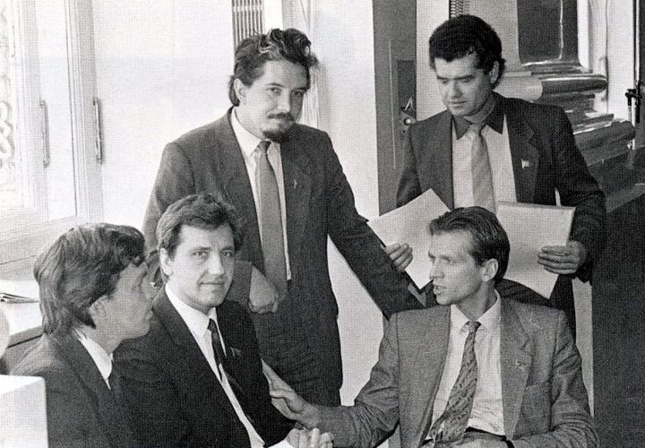      В свои тридцать лет (Бабурин в центре), фото из открытых источников.