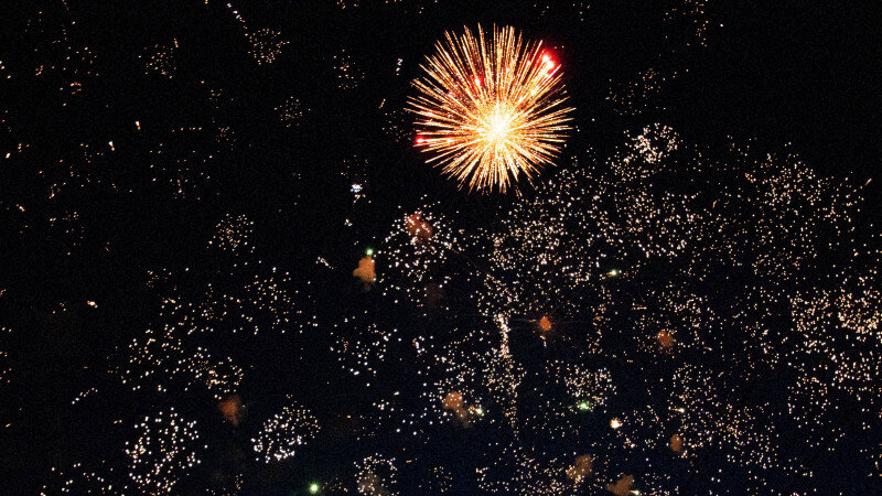     Салют в Барнауле. 9 мая 2022 года. Дарья Беркетова, altapress.ru.