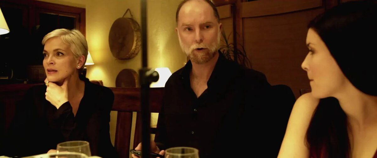 кадр из фильма "Связь" (2012)