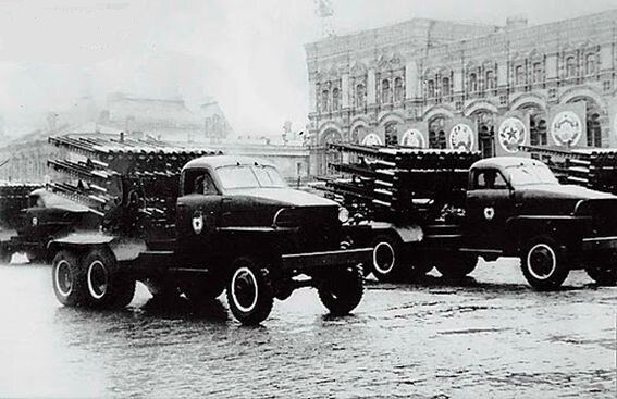 Американская промышленность обеспечила Красную Армию сотнями тысяч "студебеккеров", но воевали на них в основном советские солдаты