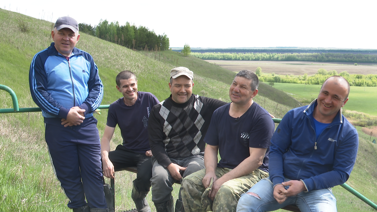 «Сутки сдали, приехали сюда»: пожарные своими силами восстановили родник-достояние Татарстана