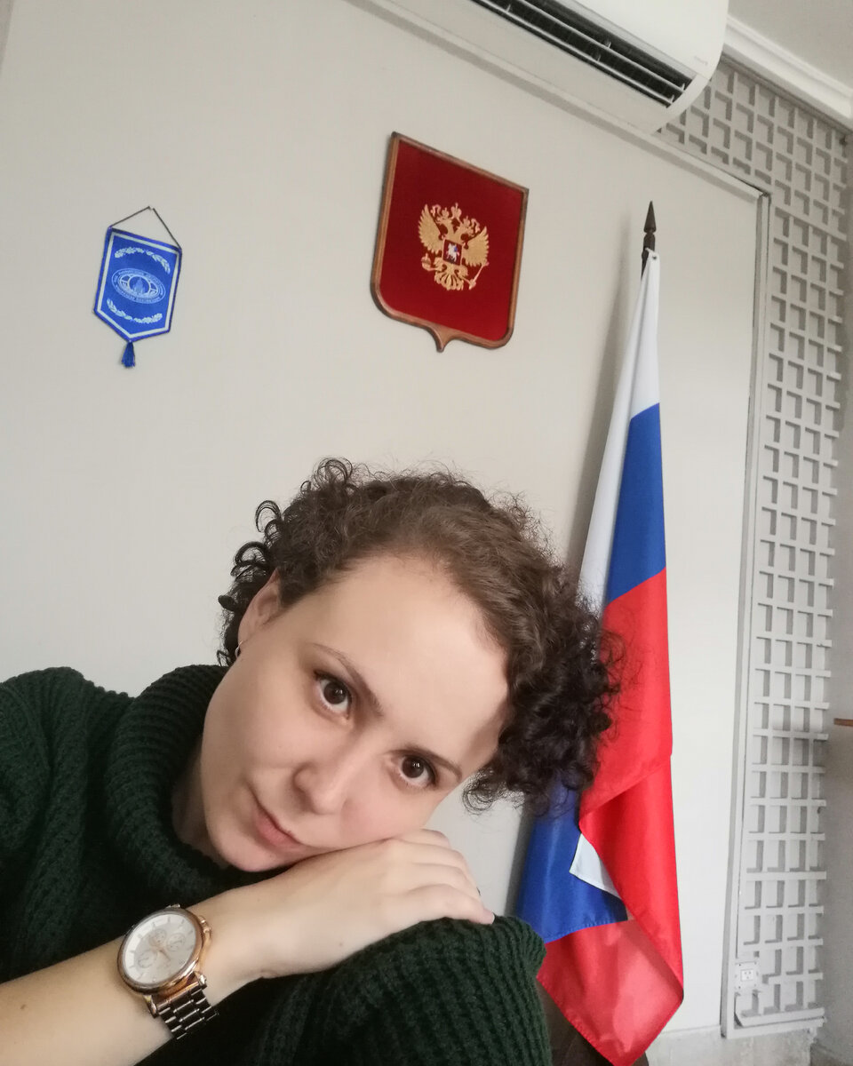 Я в консульстве Сан-Пауло вчера, стресс. Жду документ уже 3 часа без обеда. 