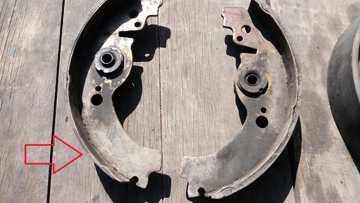 Износ только 1 й колодки на каждой из сторон.