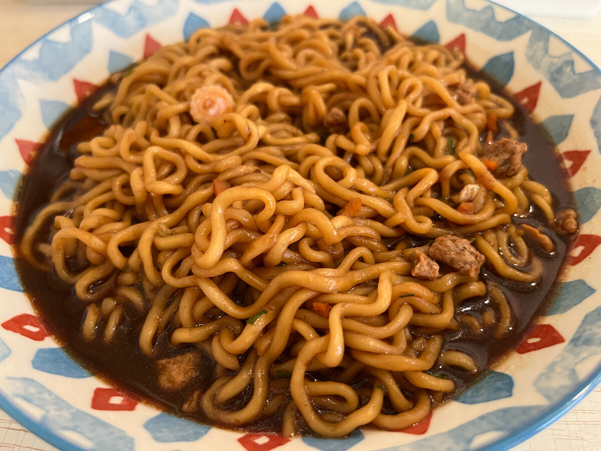 Рамен black pasta