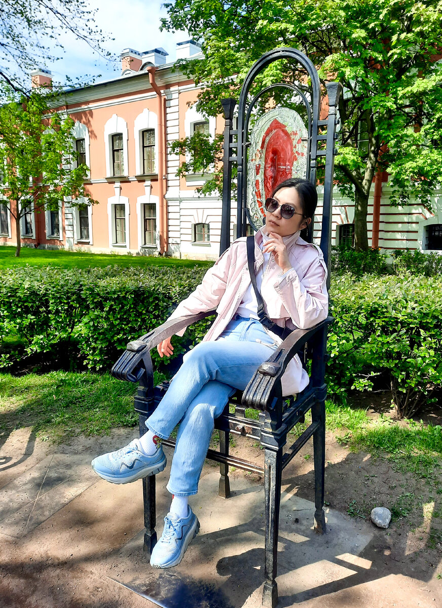 На одном из стульев в Петропавловской крепости