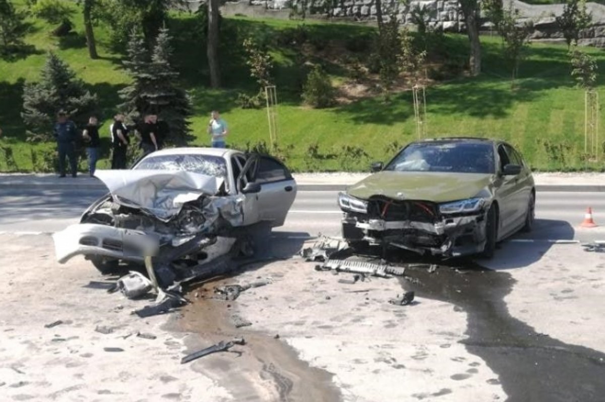    Троих увезли в больницу с места ДТП на центральной набережной Волгограда