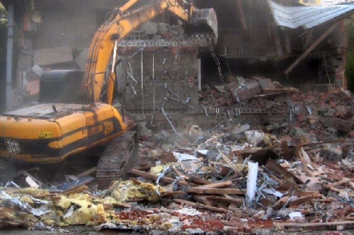    Власти могут сами снести цыганский дом на участке для многодетных в Перми