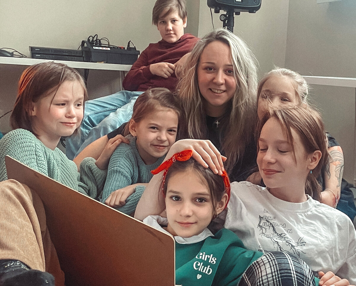 #image_tails и руководитель проекта Дарья Саперова