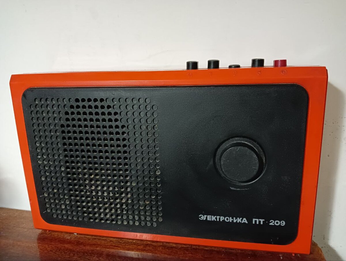 Когда-то именно "девятка" планировалась мною в кабинет, но сейчас я больше склоняюсь к приобретению Мещёры-201.