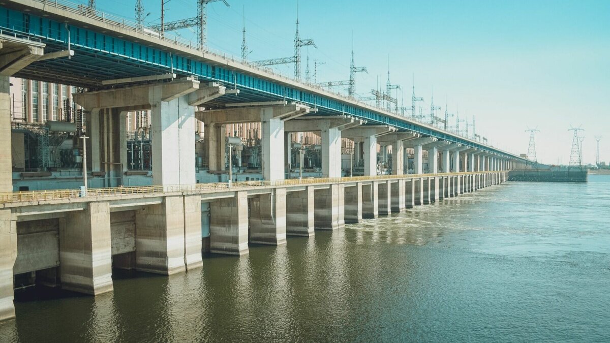     Росводресурсы с 22 мая дня уменьшают объемы сброса воды на Волжской ГЭС в Волгоградской области. Ведомство решило постепенно свернуть «рыбную полку».