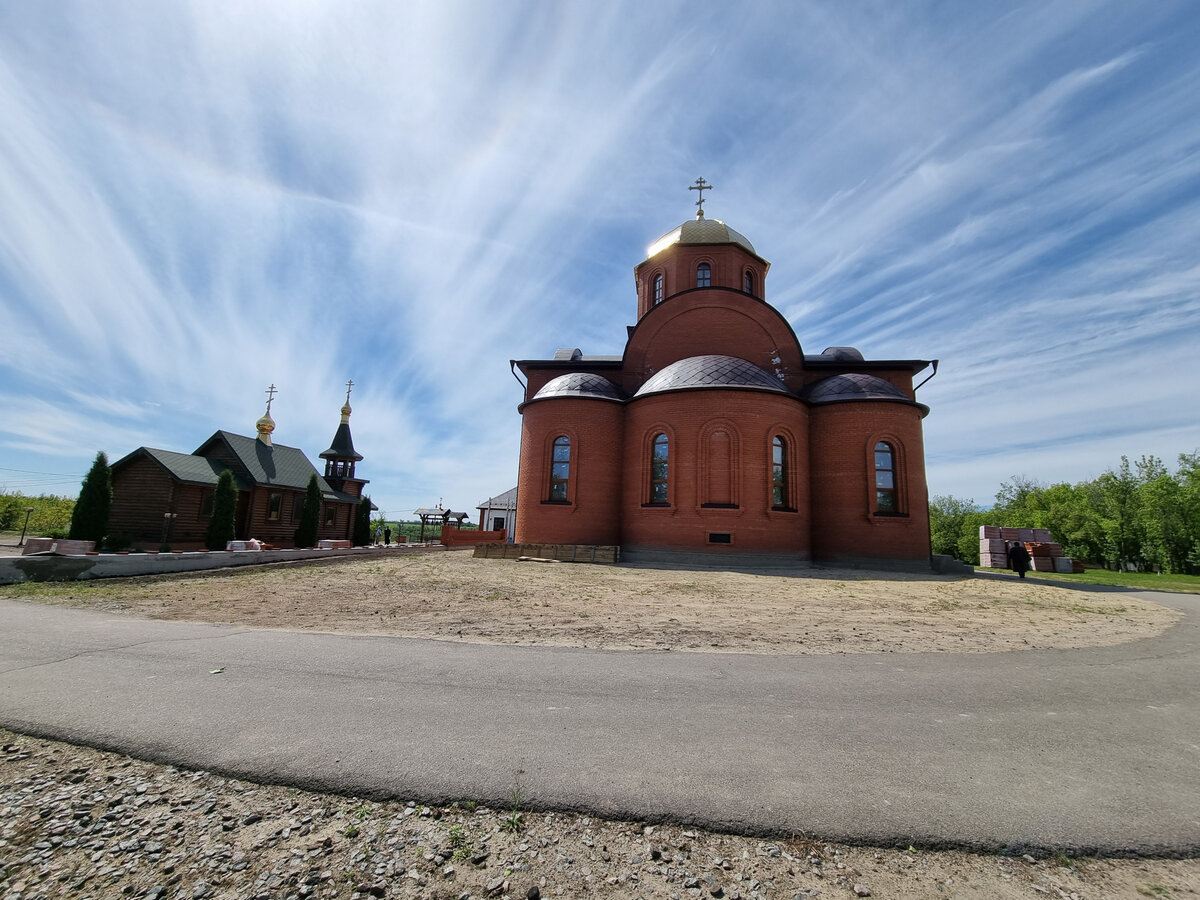 Надземные храмы Воскресенского Белогорского монастыря. Воссозданный по историческим очеркам Воскресенский собор.