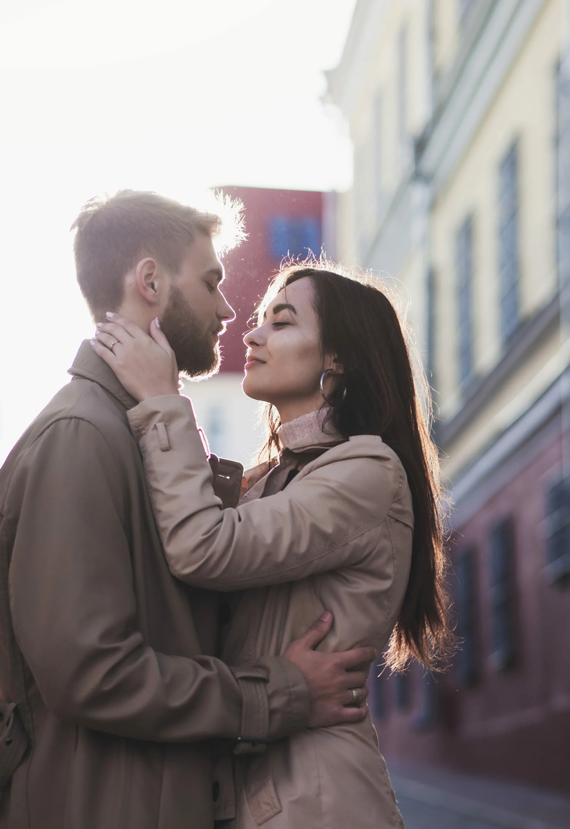 Держит как запасного.