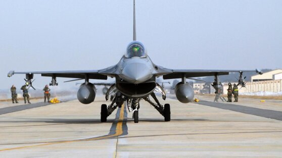    Белый дом: обучать украинских летчиков пилотированию F-16 планируют в Европе Дарья Смирнова