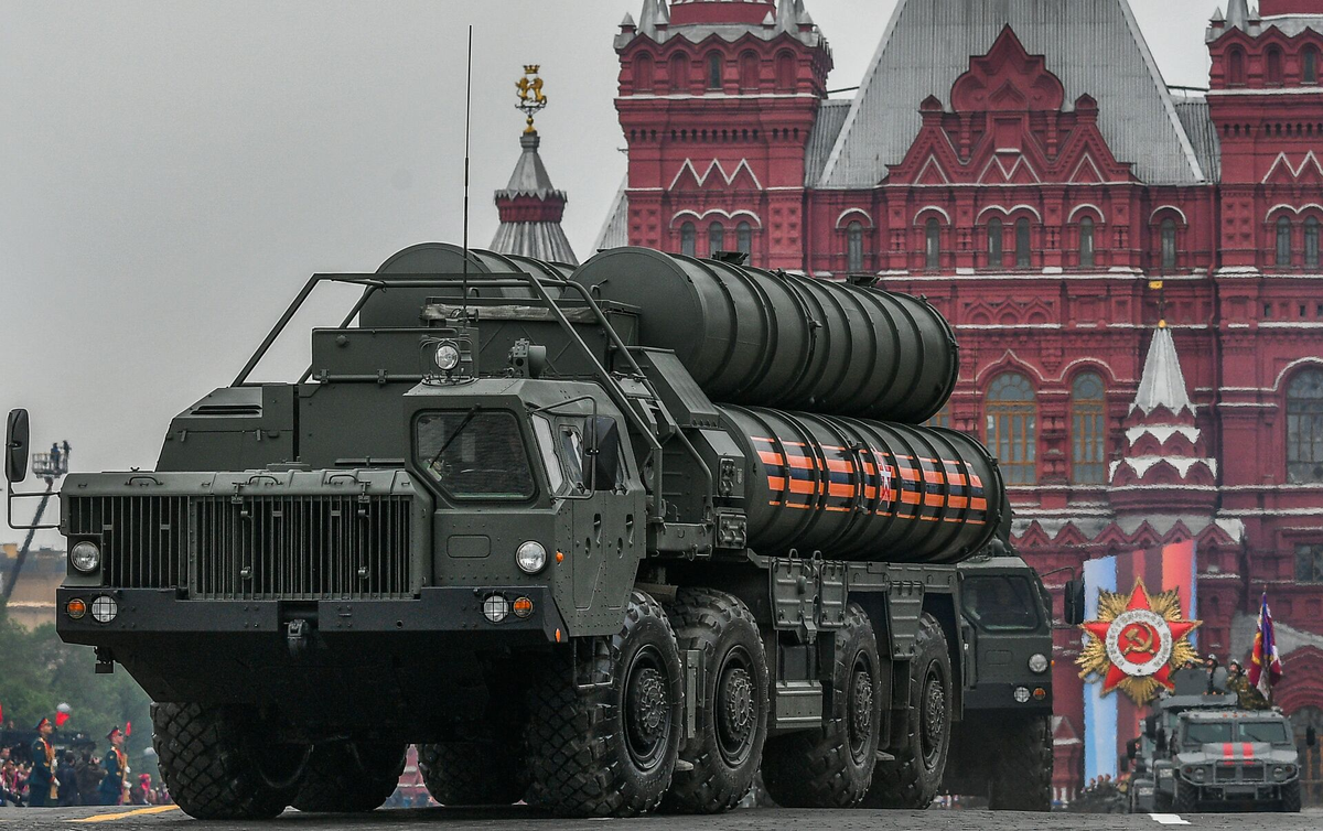 Сравнивать С-400 с "Патриотом" - то же, что равнять "Феррари" с "Жигулями"