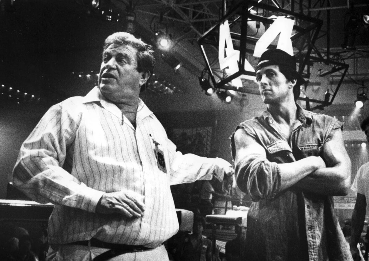 Менахем Голан и Сильвестр Сталлоне на съемках фильма "Изо всех сил" (1987)