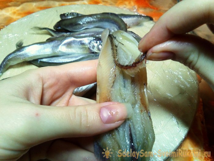 Как эффективно и быстро почистить мойву в домашних условиях