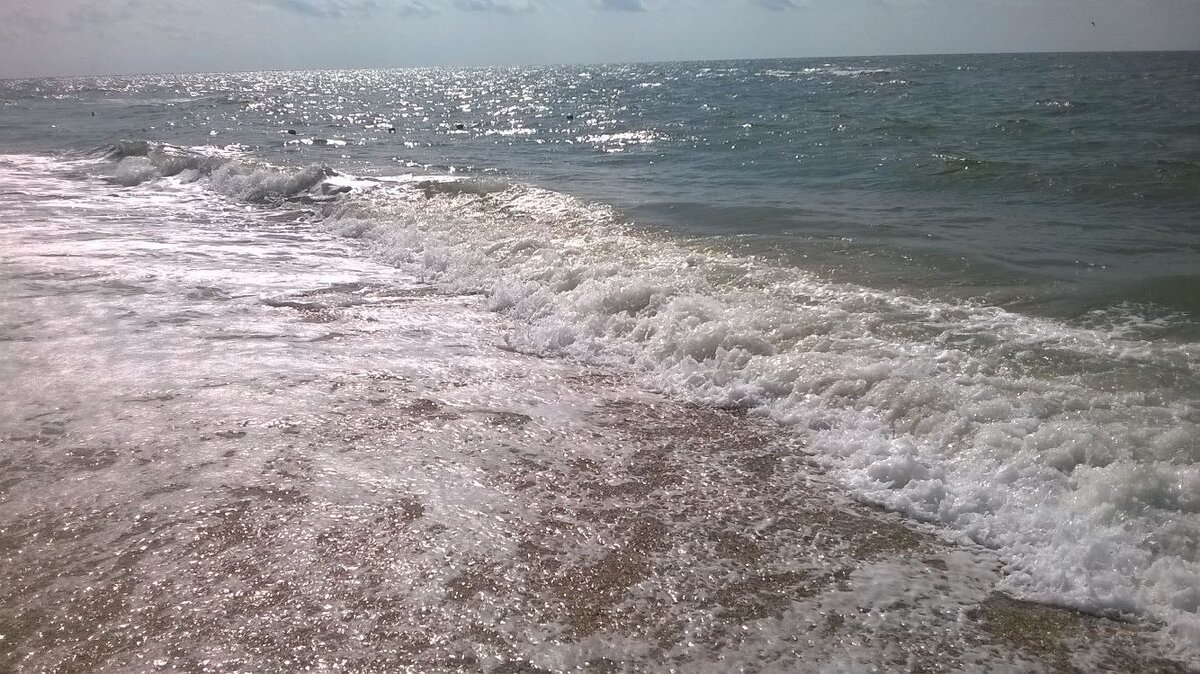 Ох, рвануть бы на все 98 туда👆... Но и ребёнок маленький, и это райское место сейчас не безопасно...