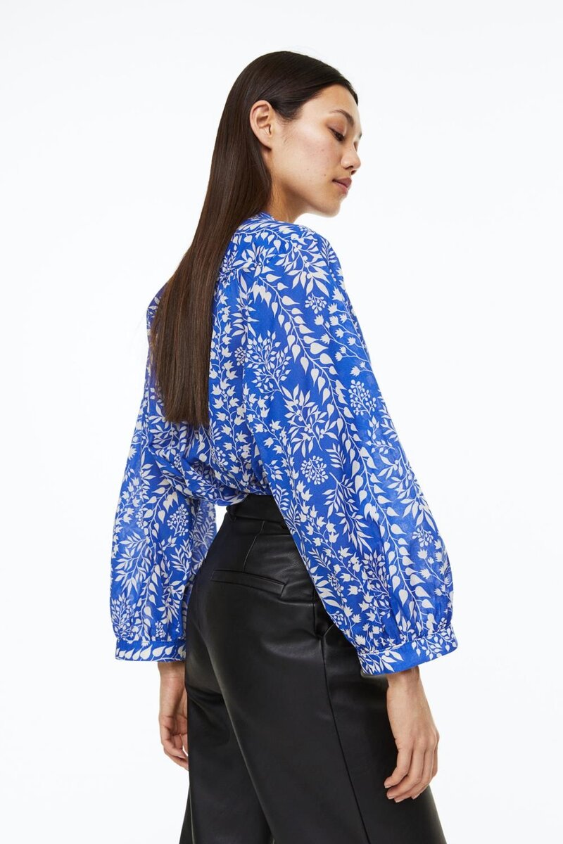 Бренд: H&M Блузка с объемными рукавами-фонариками 