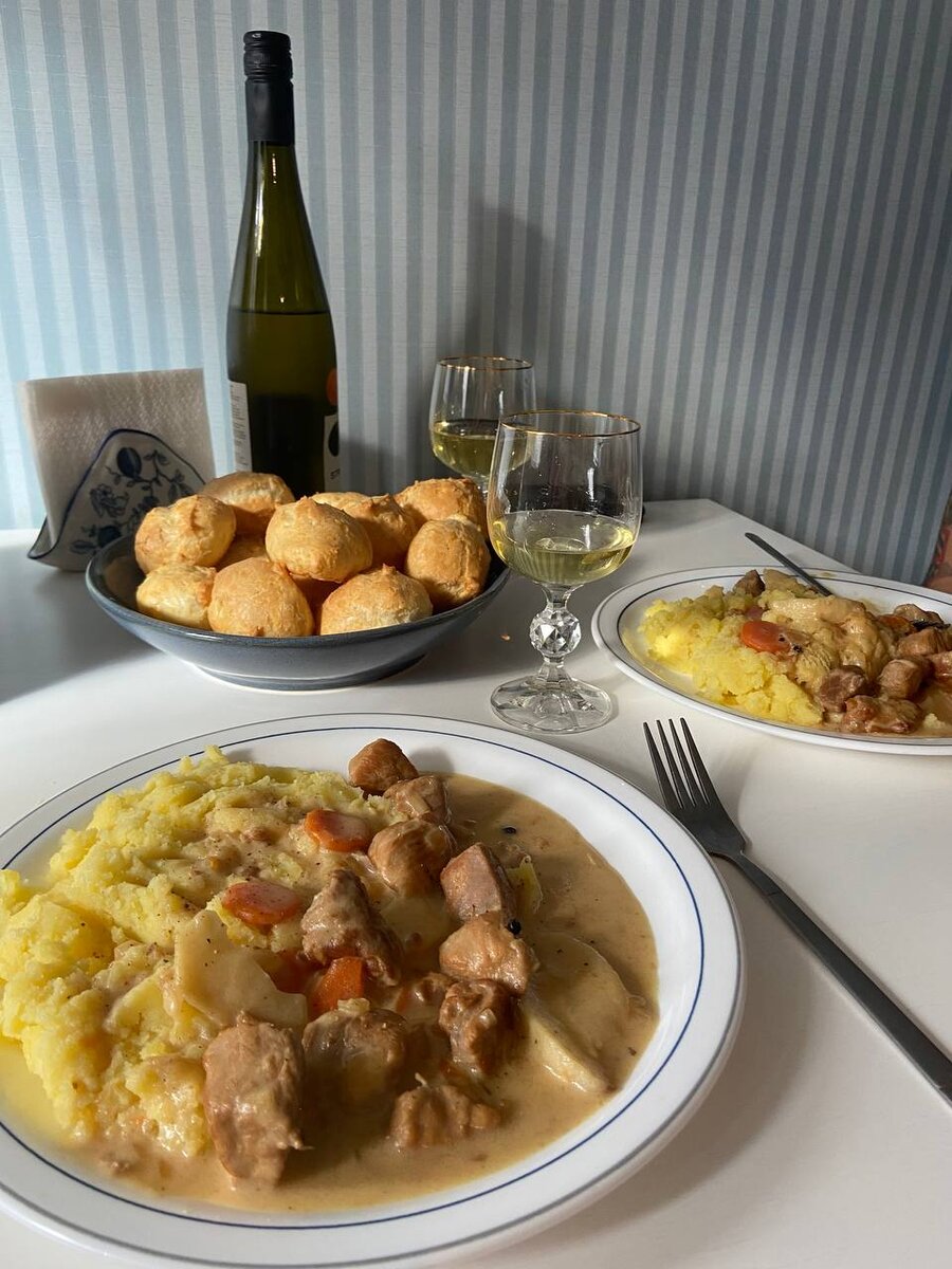 Гужеры - закусочные булочки и свинина по нормандски 