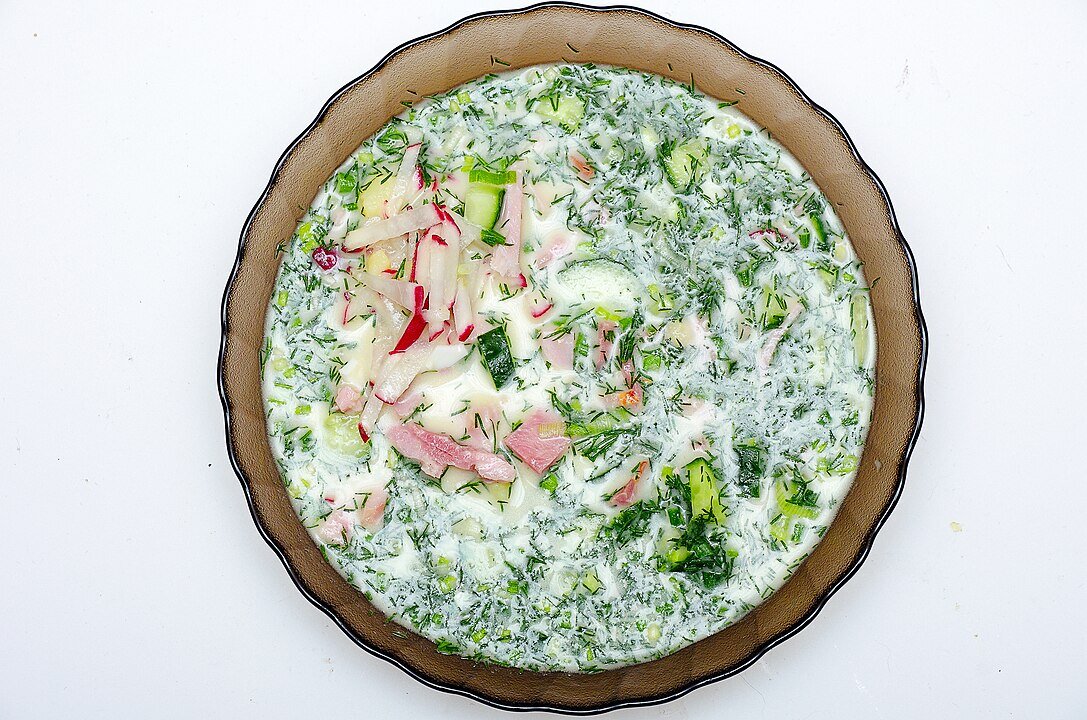 Необычная окрошка. Окрошка с копченой курицей. Окрошка на кефире.