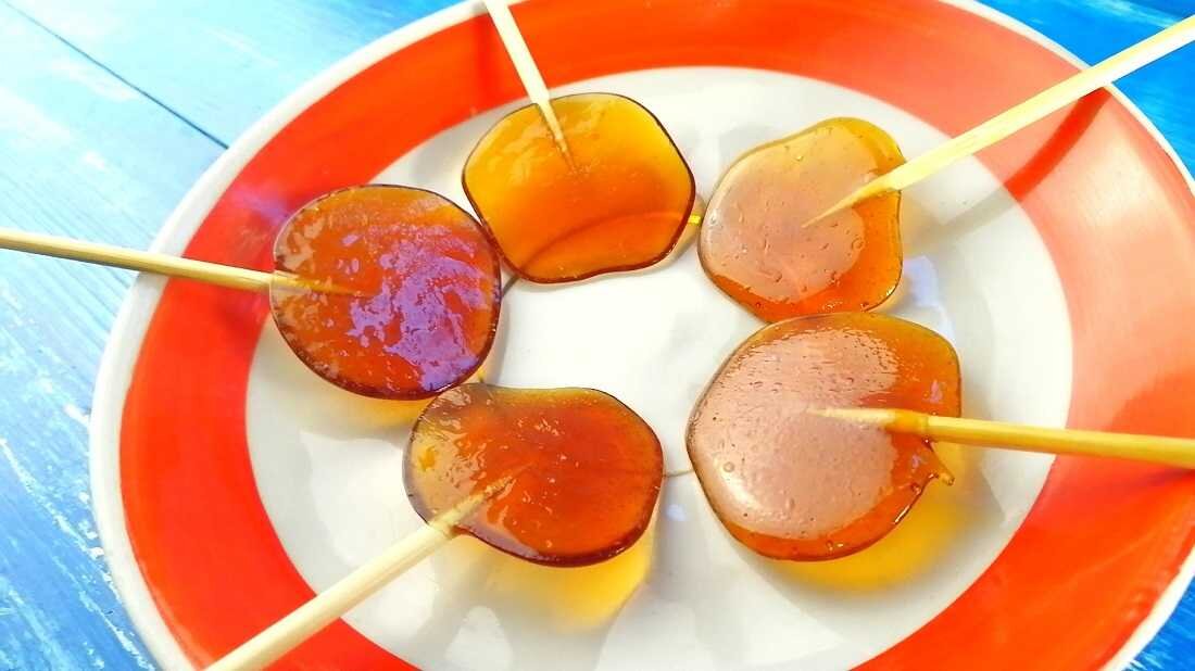 Карамель в ложке
