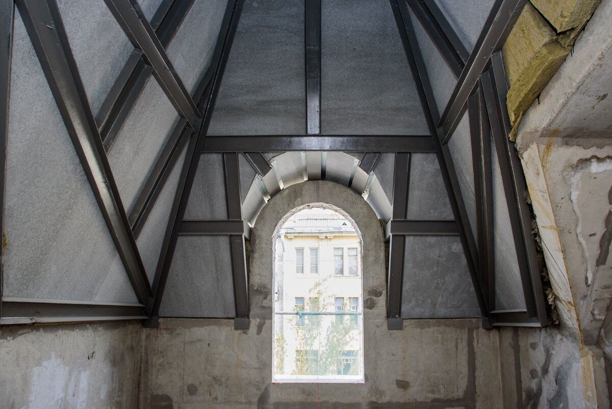 Вид на квартиру с башней в черновой отделке