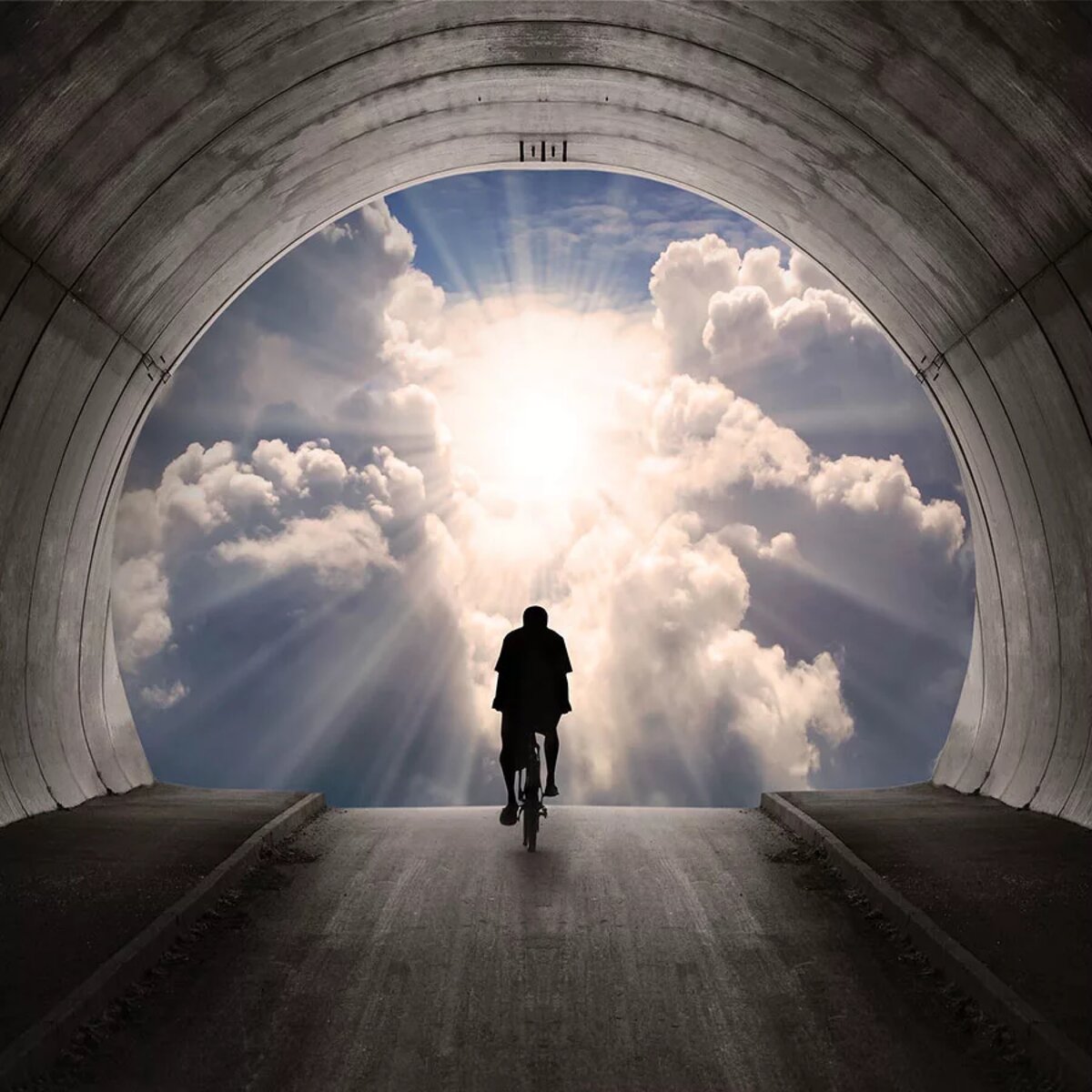 The light. Свет в конце тоннеля. Тот свет в конце тоннеля. Человек уходящий на тот свет.
