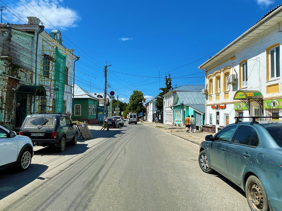 В каких домах до сих пор живут люди в Городце. Прогулка по живописной части  города под названием Большой Кировский съезд | Под зонтиком | Дзен