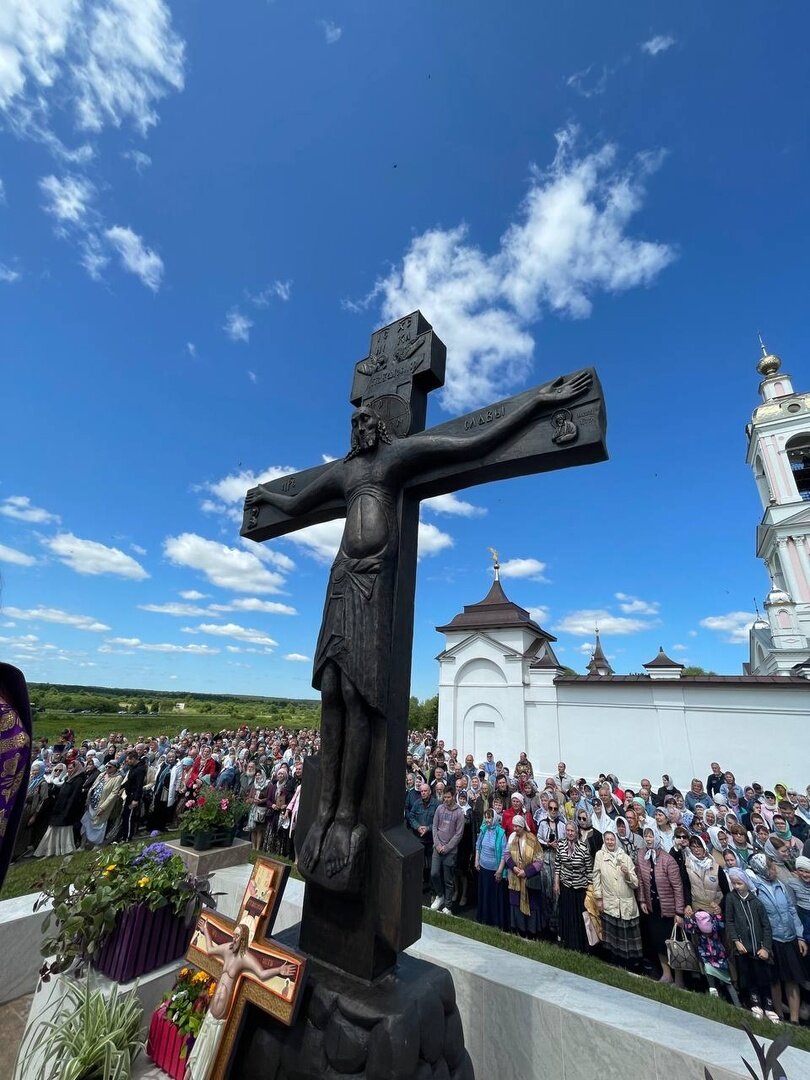 Погост крест Паданы