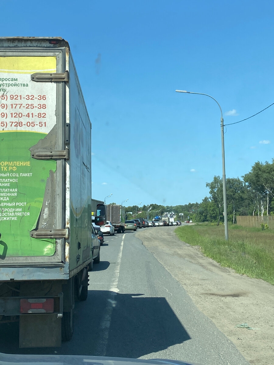 Фото автора. Обратно до Москвы ехали три часа, видно, что движение очень плотное, выехали рано. Если бы решили погулять ещё, возможно, даже больше пяти часов бы потратили 