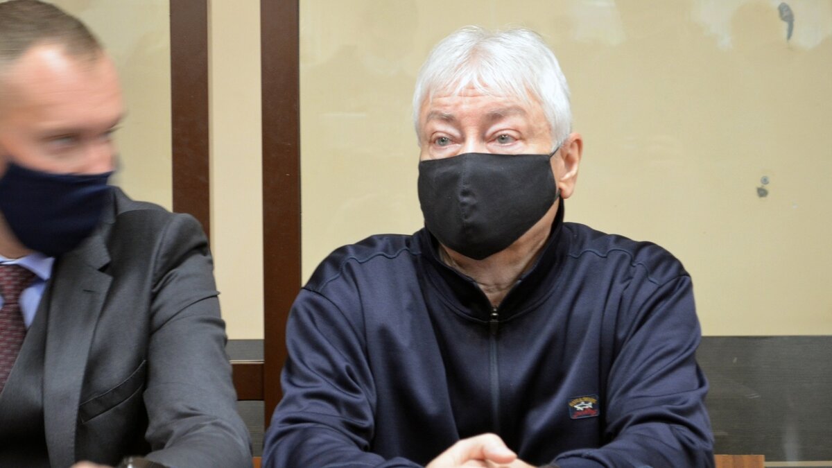     Шестой кассационный суд Самары отменил приговор экс-председателю правления ПАО «Татфондбанк» Роберту Мусину. Его обвиняли в ущербе на 26 млрд рублей, но теперь дело направили на новое рассмотрение. Об этом сообщил председатель комитета Госдумы по информационной политике Александр Хинштейн.