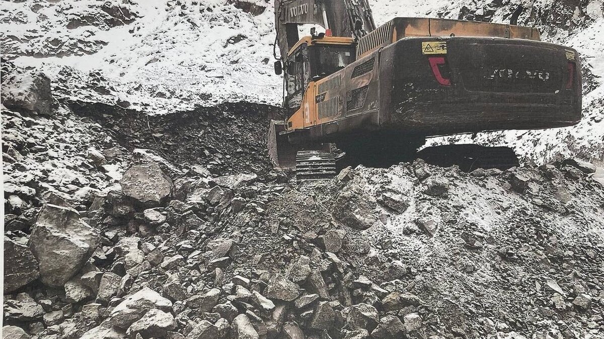     В Мотыгинском районе на рабочего компании «Васильевский рудник» упал кусок скалы. По версии следствия, руководитель заставил проводить работы в карьере вопреки запретам.