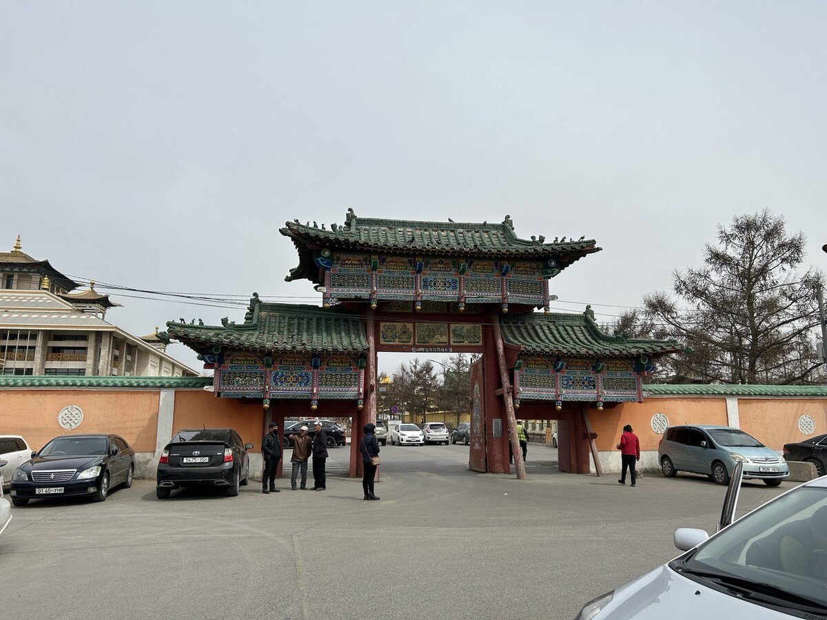 Вход на территорию монастыря