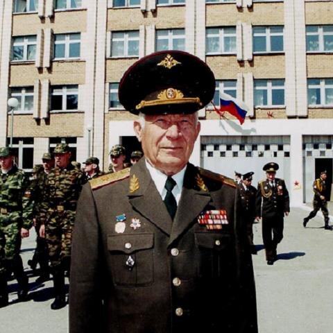 Генерал-майор Сержанов А.И., начальник ТВВСКУ