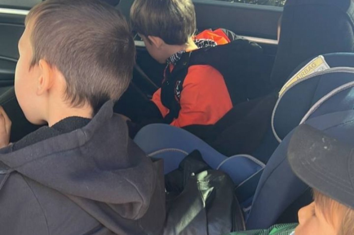 Пропавшие дети сочи. В сочи пропали пятеро. В сочи пропали пятеро. В сочи потерялись дети. Ребенок потерялся.