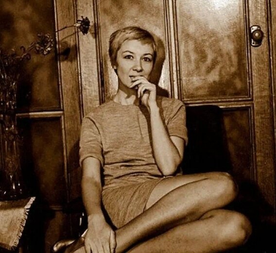 Алла Демидова