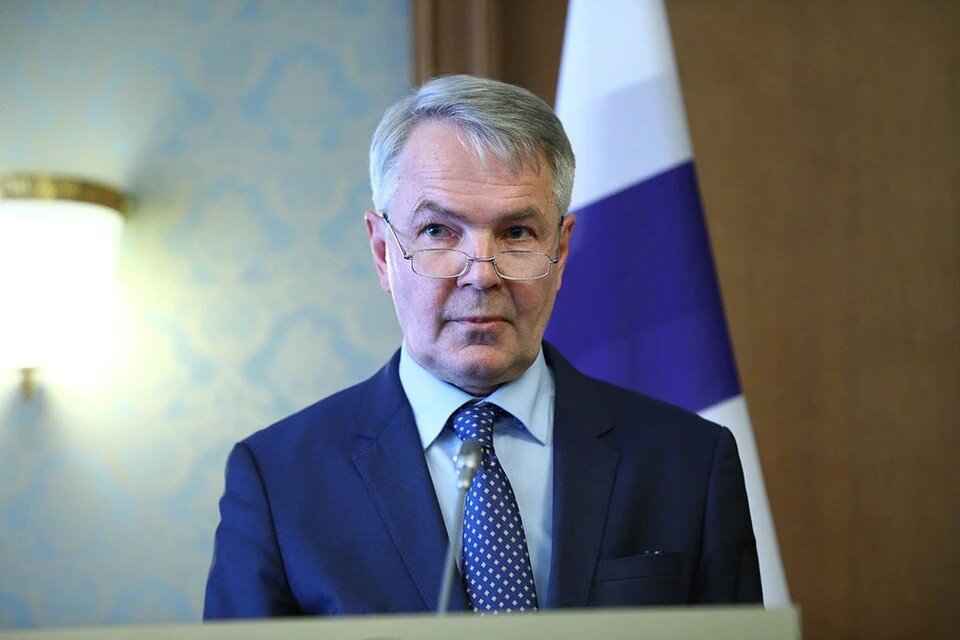     Глава МИД Финляндии Хаависто подписал документ о вступлении страны в НАТО  GLOBAL LOOK PRESS