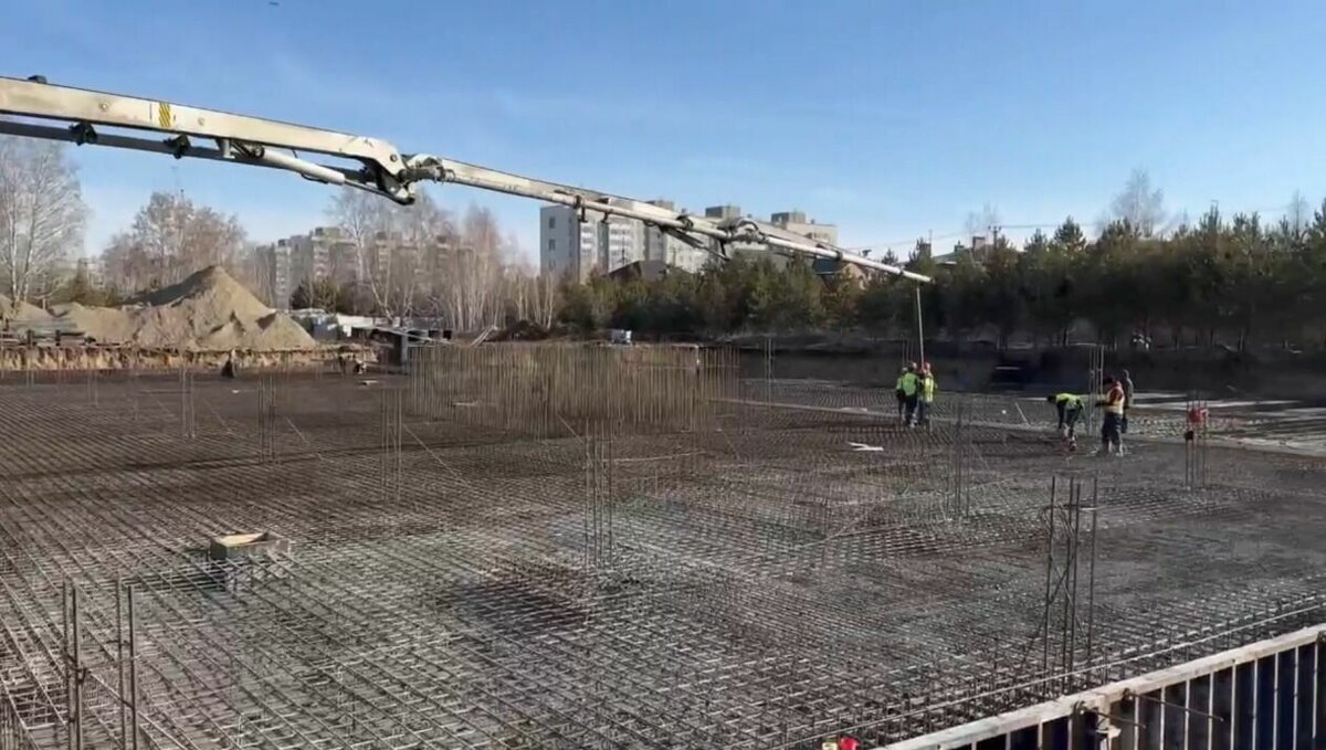     Строительство спорткомплекса планируют завершить к концу 2023 года.