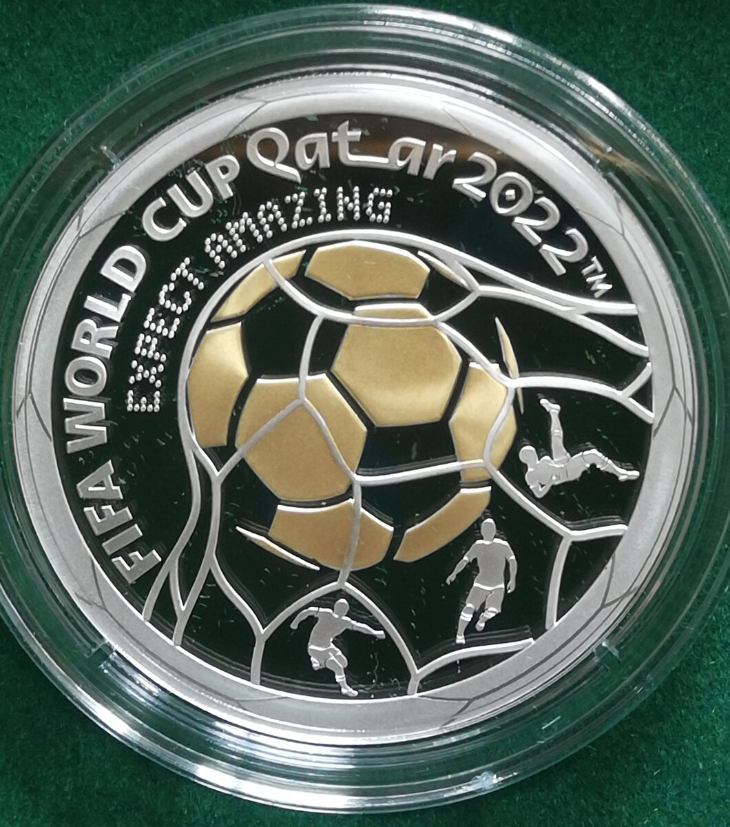 100 тенге FIFA Qatar 2022 реверс, серебро 925.
