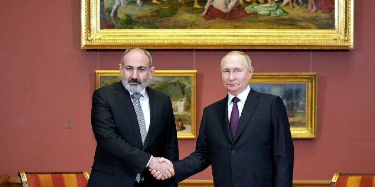 Фото: с сайта Кремля (http://static.kremlin.ru/media/events/photos/big/FA6HnTNZ9HieA6eZbY9f1BWVxmC2ACXx.jpg)