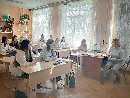 Встреча с амбассадором в Верхнеподпольненской СОШ./ ФОТО предоставлены отделом по ФКСТ и работе с молодежью Администрации района