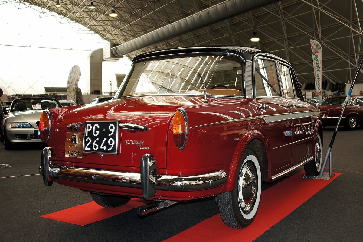 Fiat-1200 сзади. Источник фото: Pinterest.ru