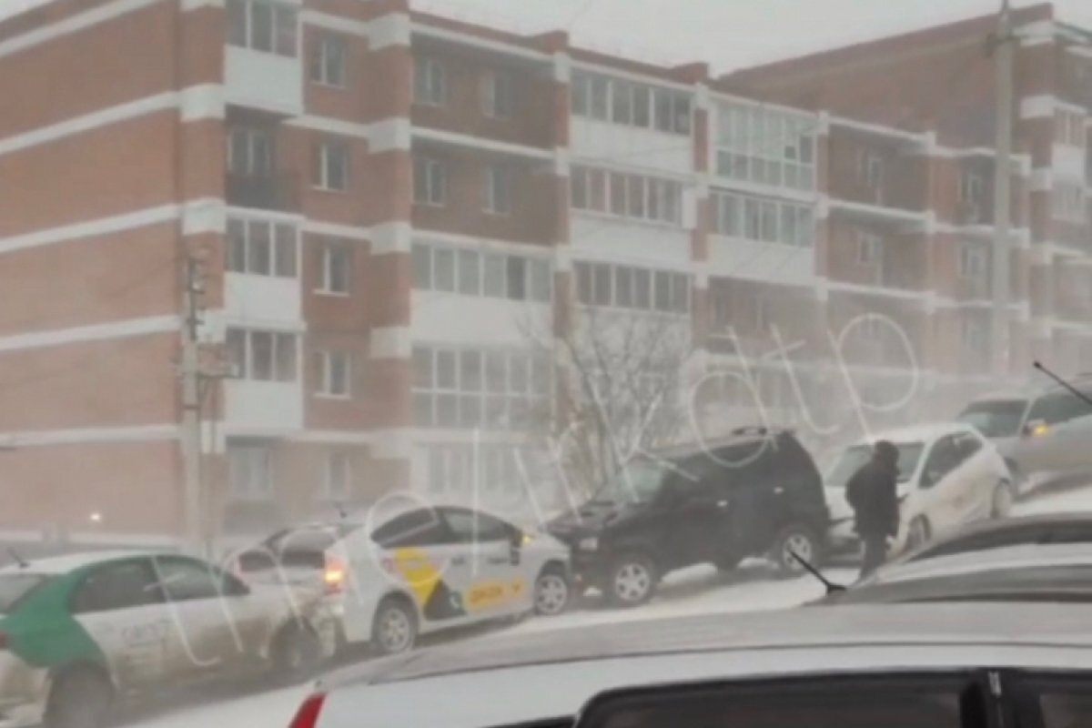    ДТП с участием 5 автомобилей произошло под Иркутском утром 10 апреля