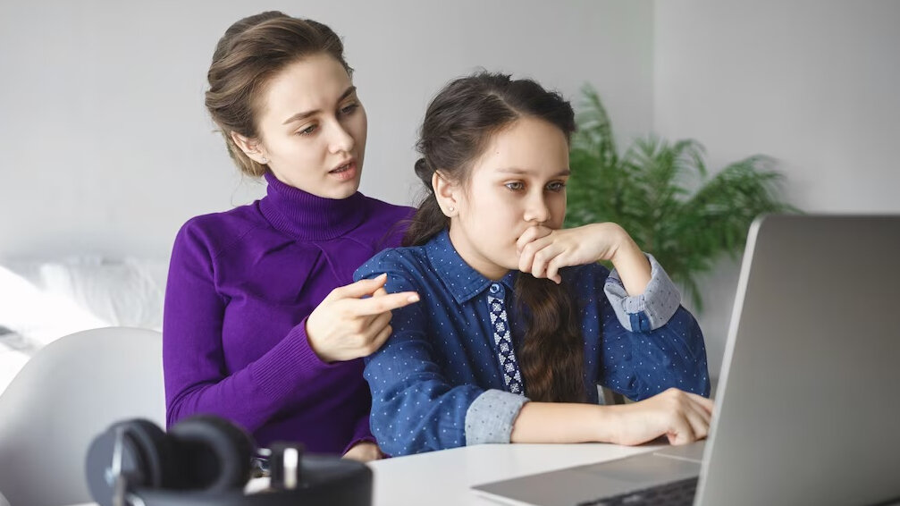    Югорских подростков и родителей приглашают на конкурс «За безопасное цифровое детство»